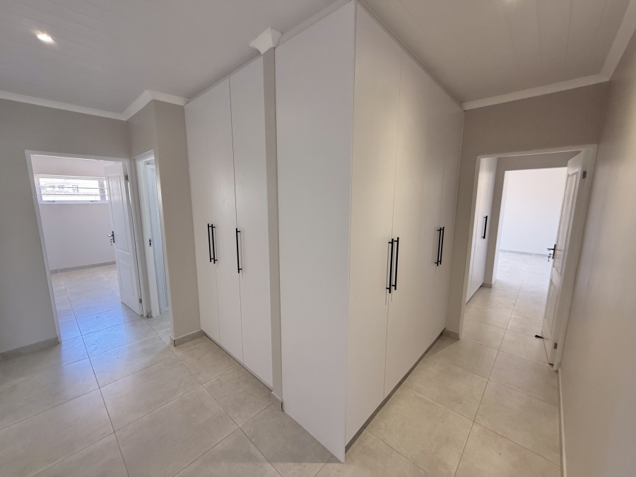 4 Bedroom Property for Sale in Country Club Western Cape